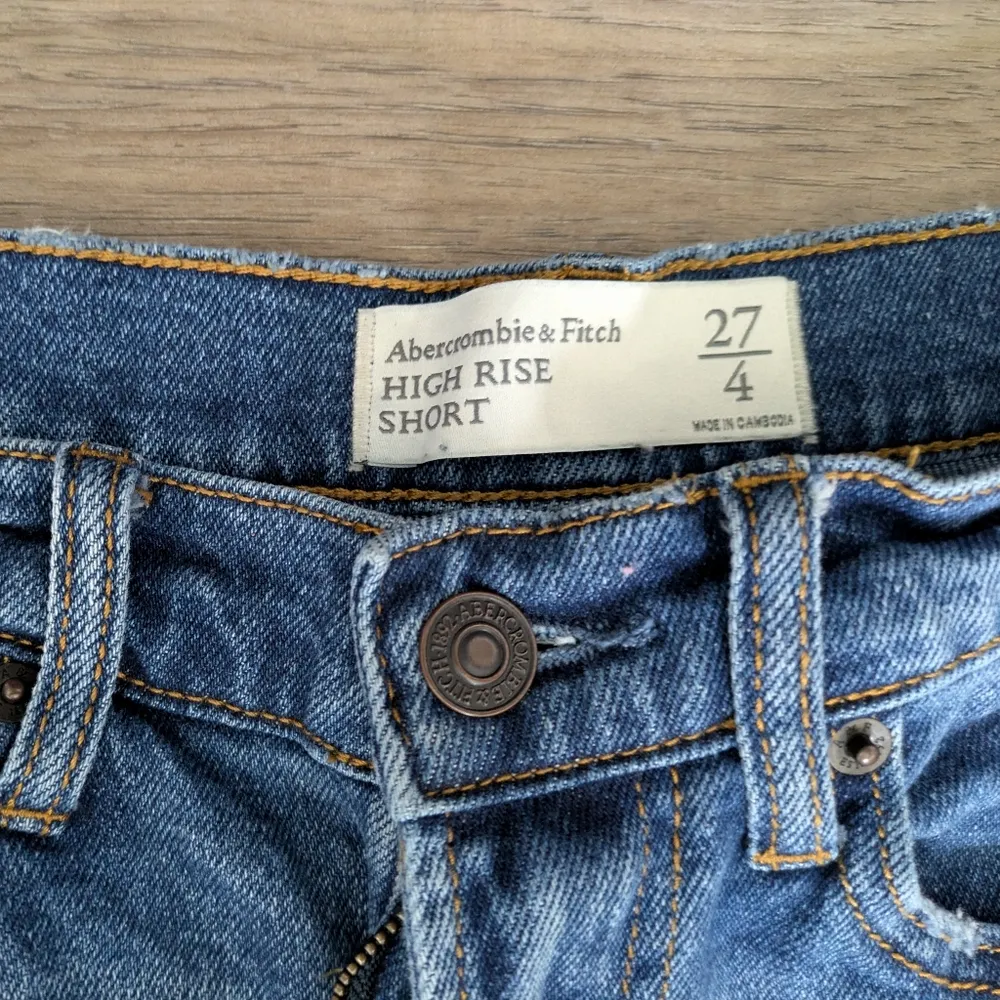 Abercrombie And Fitch Women's High Rise Cut Off Denim Shorts Sz 4/27 - Image 2