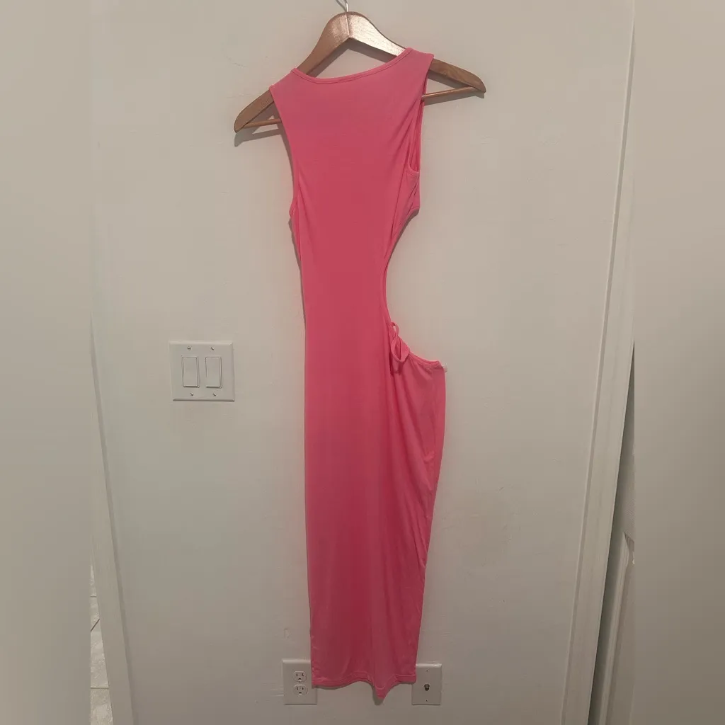 Superdown Louela Cut Out Midi Dress in Pink Sz XS - Image 4