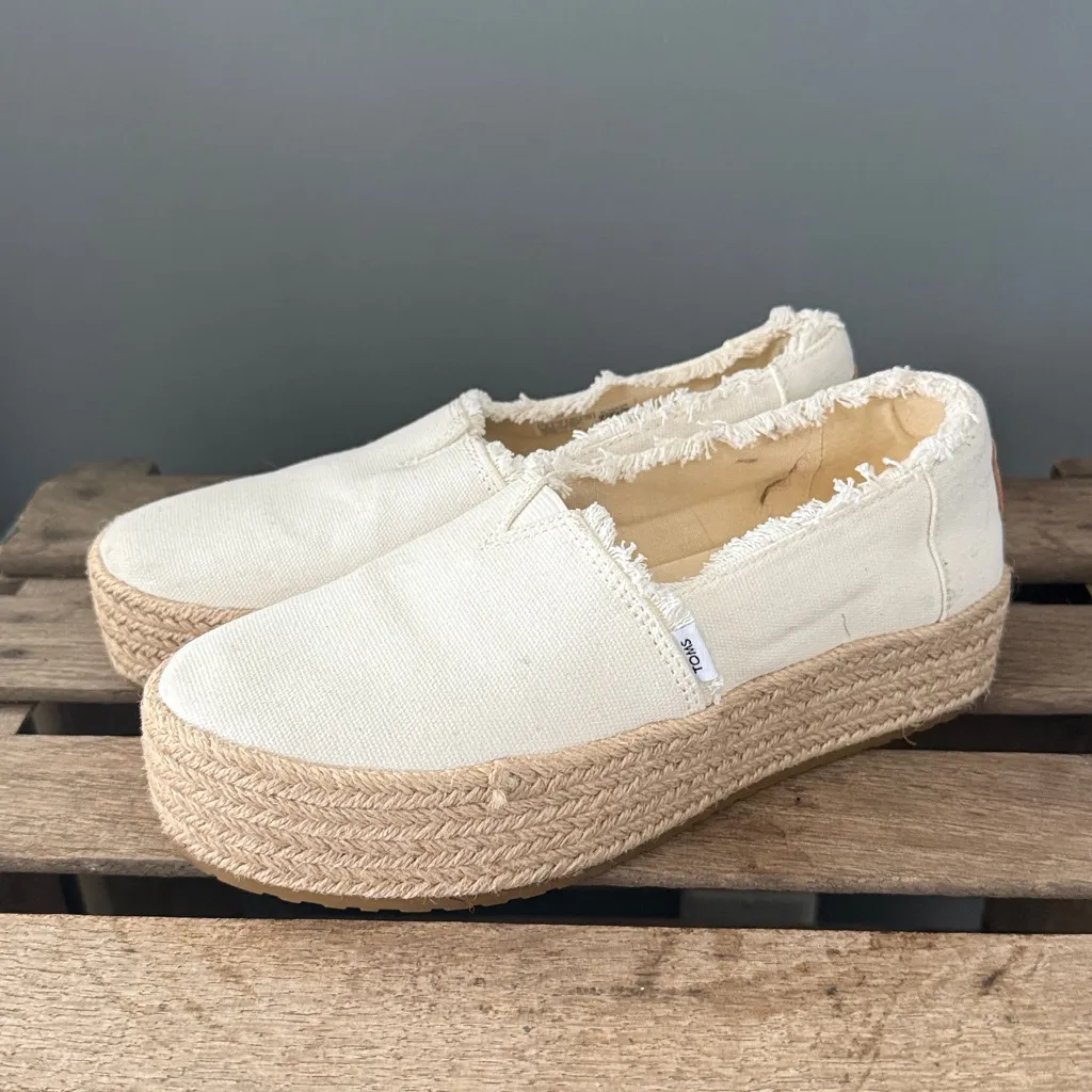 NEW TOMS Women’s Valencia Platform Cream Espadrille SlipOn Platform Shoes 6 A25 - Image 3