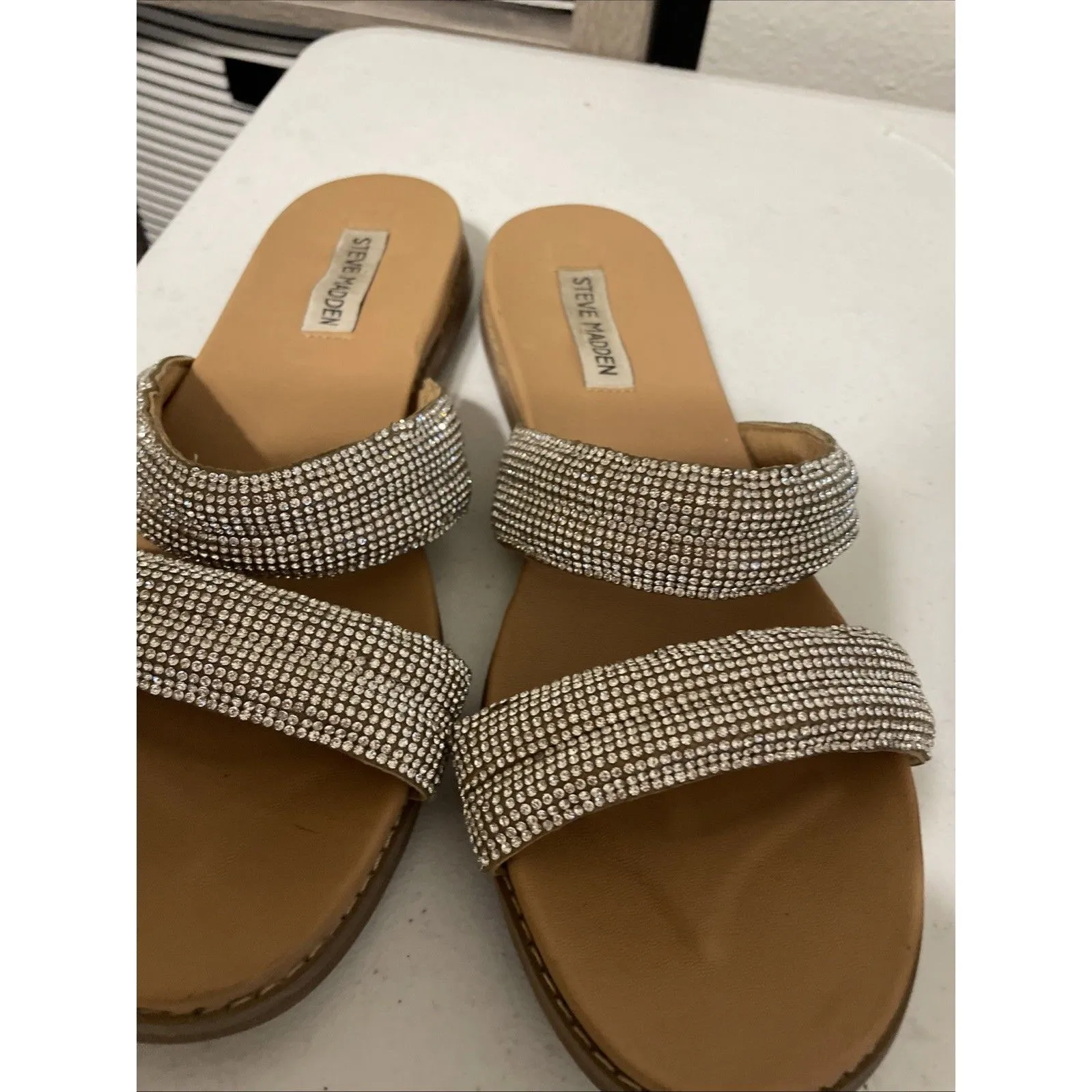 Steve Madden Flat Sandals Rhinestone  Slides Size 8.5M - Image 4