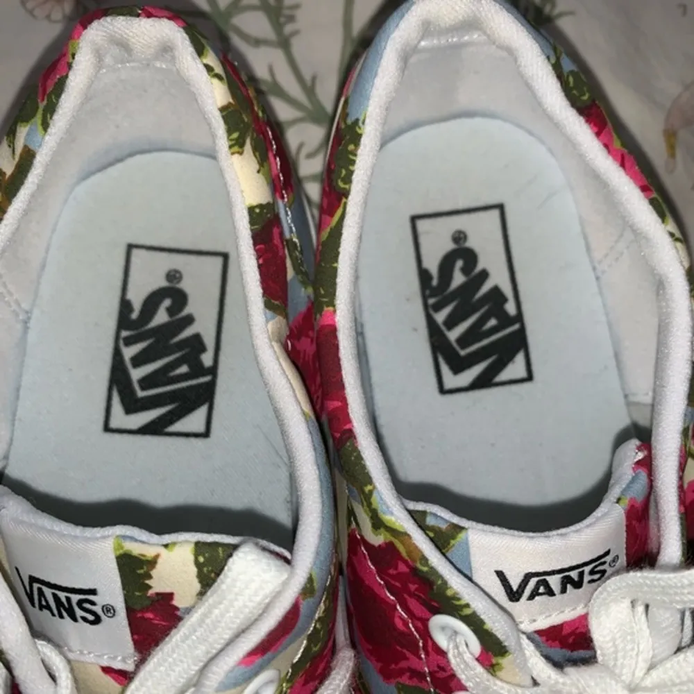 Vans Women's Doheny Checker Floral Multicolor Shoe - Image 3