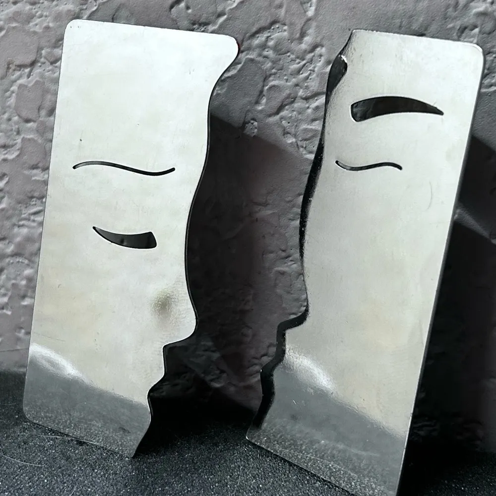 Couple Kiss Silver Earrings - Image 9