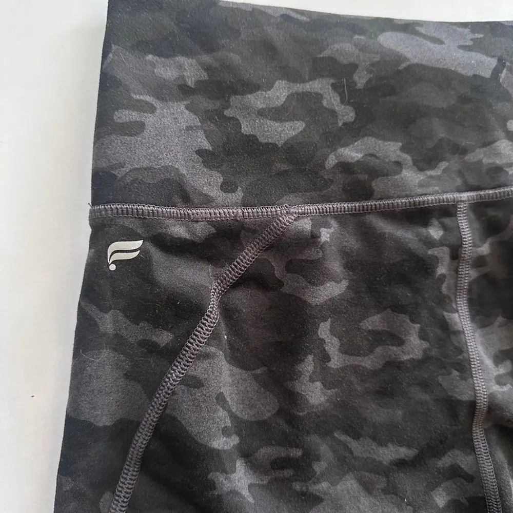 Fabletics Camo High-Waisted Compression Bike Shorts | Size S | Fitness Goals - Image 6