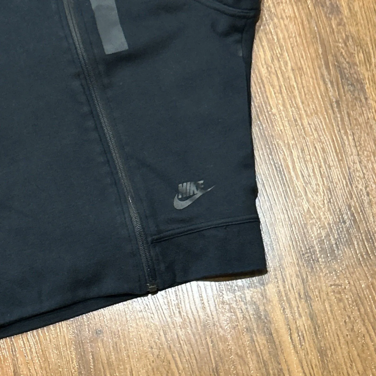 Nike Tech Vest Hoodie Womens Medium Black Sleeveless Asymmetrical Zip Pockets - Image 6