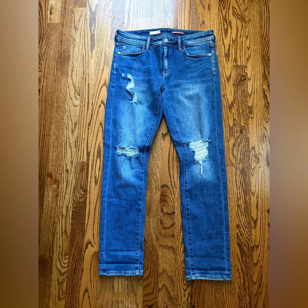 Pilcro Slim Boyfriend Crop Distressed Mid-Rise Med Wash Jeans
Size 27 - Image 4