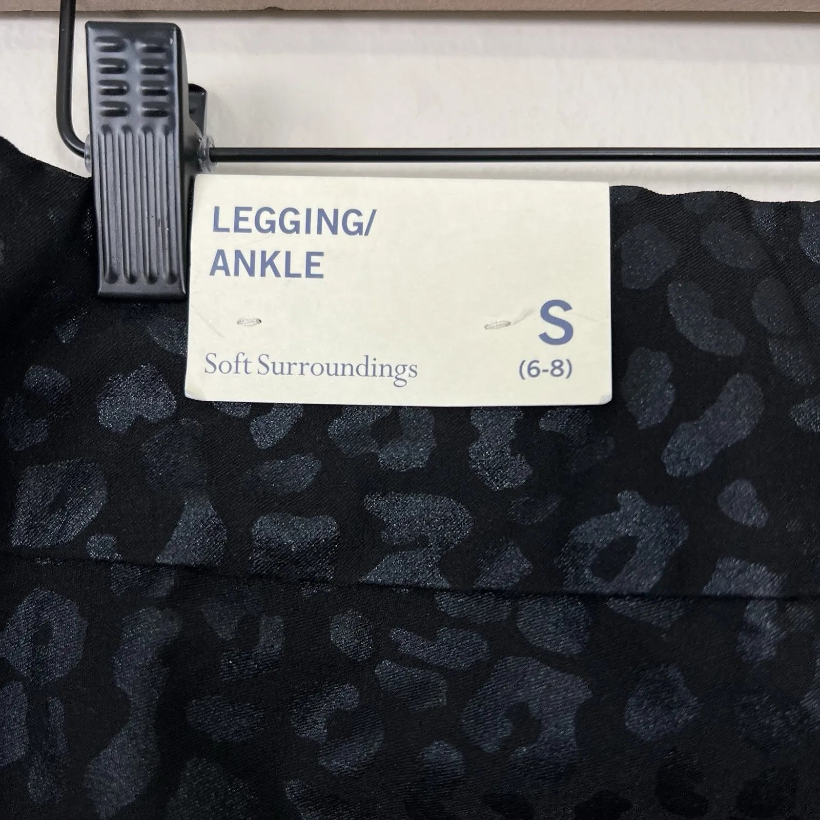 Soft Surroundings Womens Black Leopard Print Legging Ankle Pants Size S - Image 4