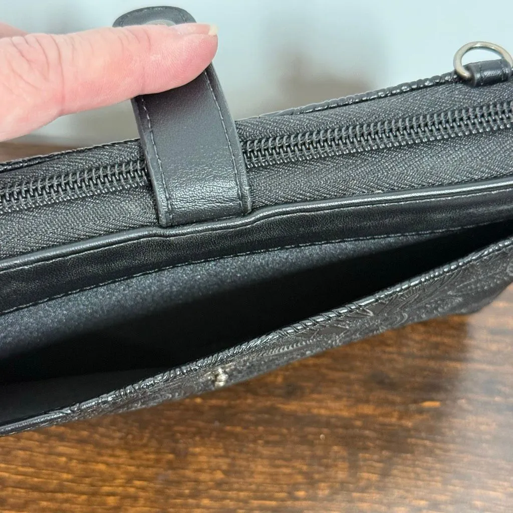 SakRoots black embossed leather large smartphone wallet NWOT 8x4.5" 10oz - Image 7