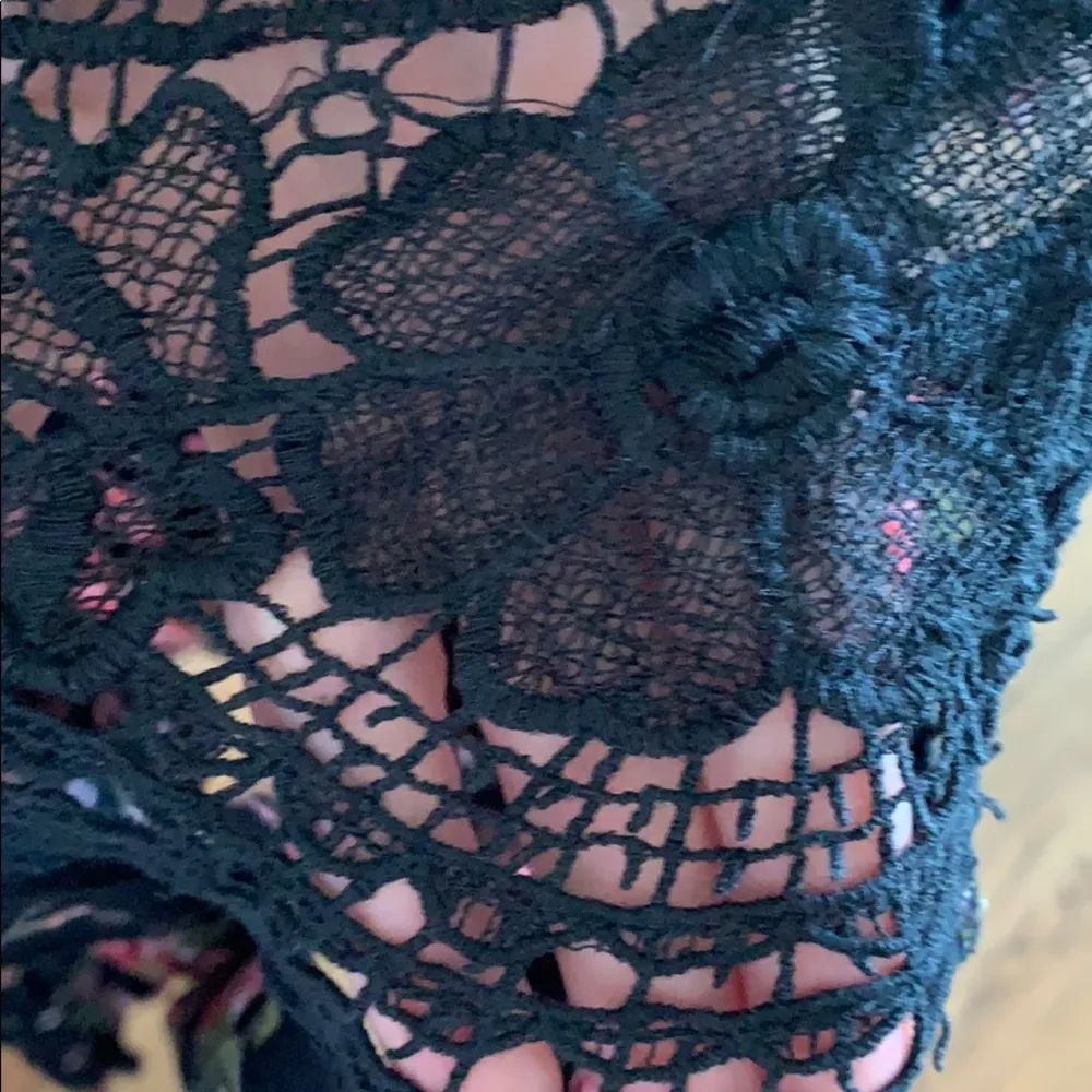 Angie Cold shoulder top - Image 7