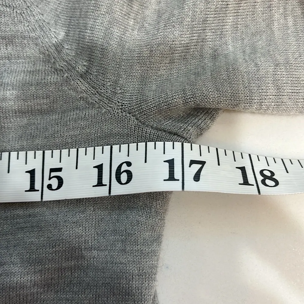 J. Crew gray V-neck long sleeve sweater. - Image 5