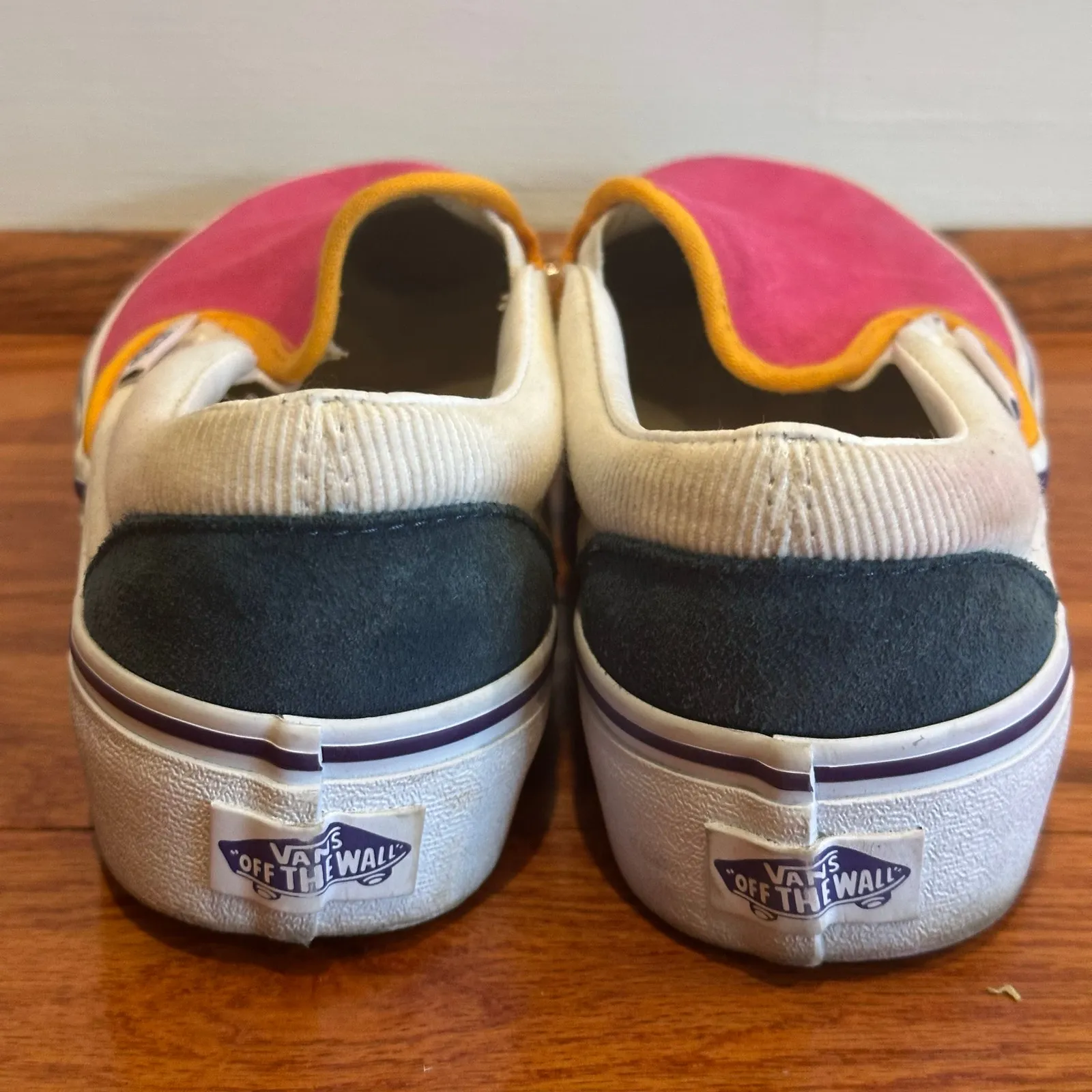 Vans Classic Slip On Sneakers sz 7 - Image 2