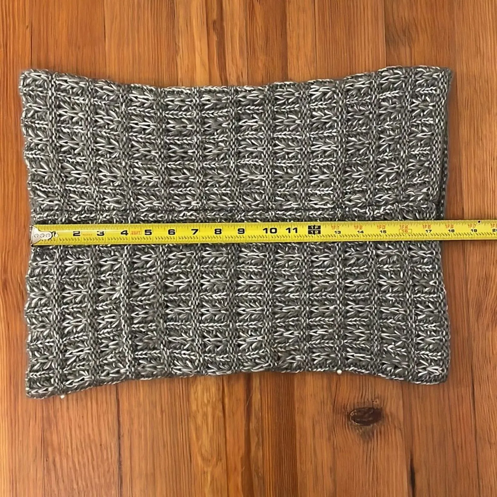 Betsey Johnson Scarf Silver Gray Pearl Beads Infinity Cowl Neck Knit Neck Warmer - Image 6