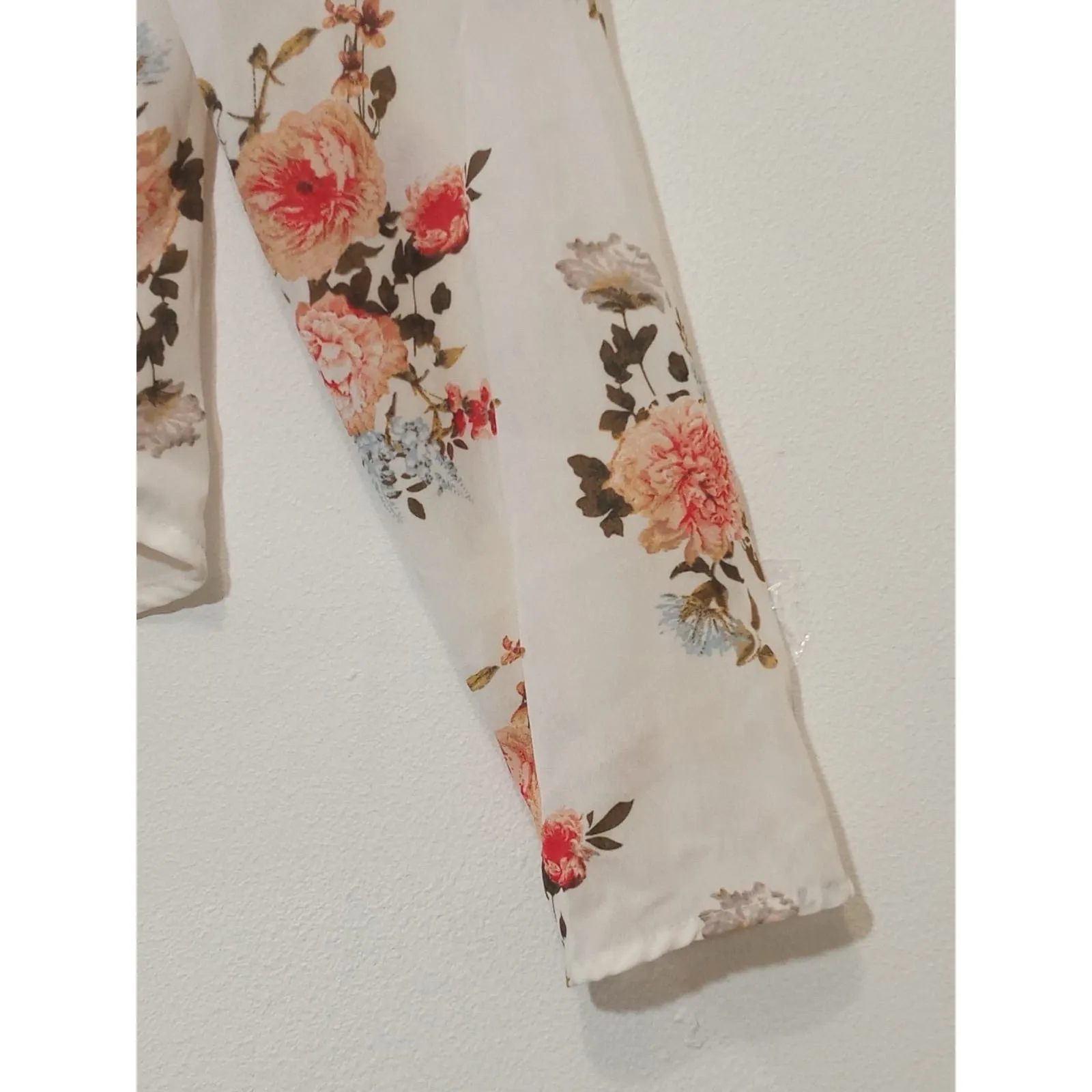 Rue21 Women's Top Blouse Long Sleeve Ivory Floral Print Bohemian Size XS - Image 4