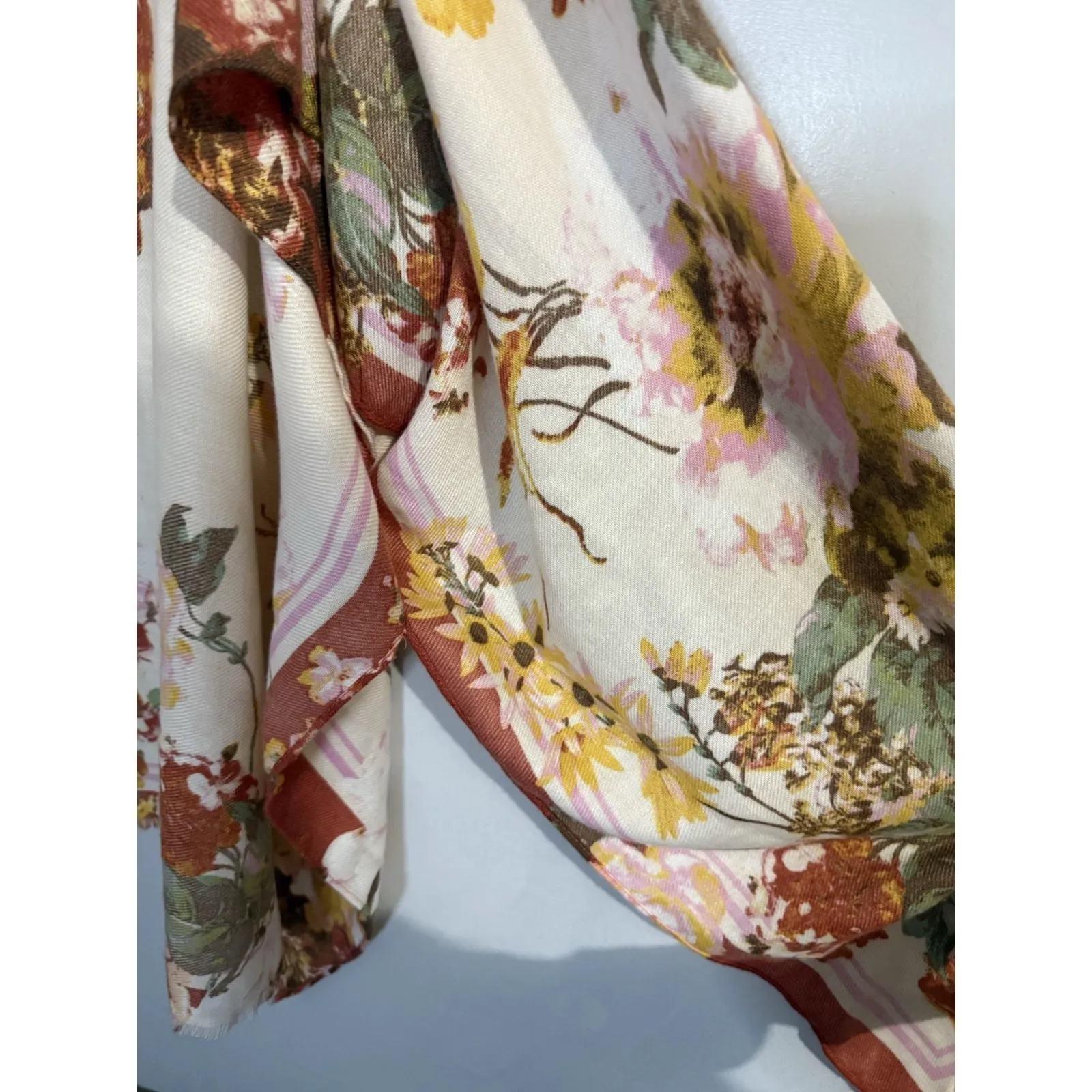 Vince Camuto Floral Neutral Kimono One Size NWT - Image 4