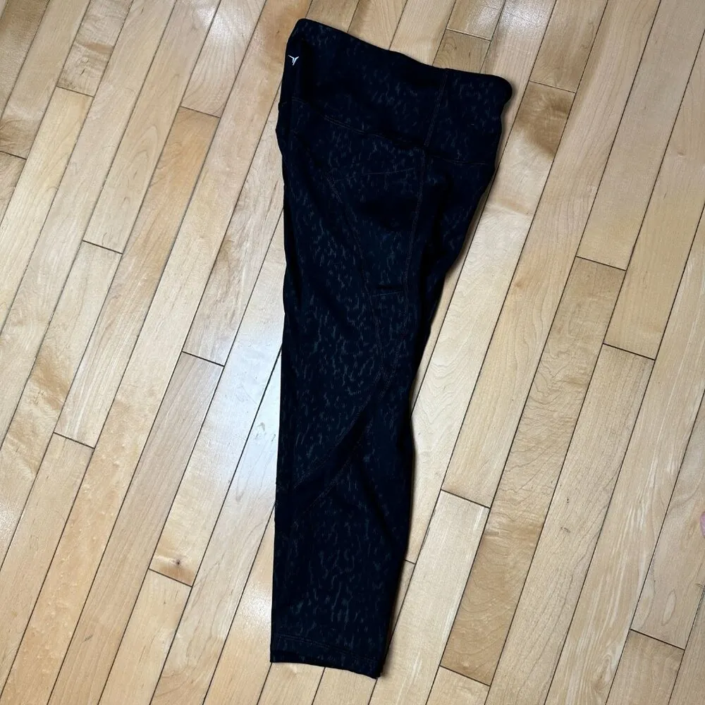 OLD NAVY ELEVATE Fleck Animal Print Go-Dry Black Leggings w pockets size XS - Image 5