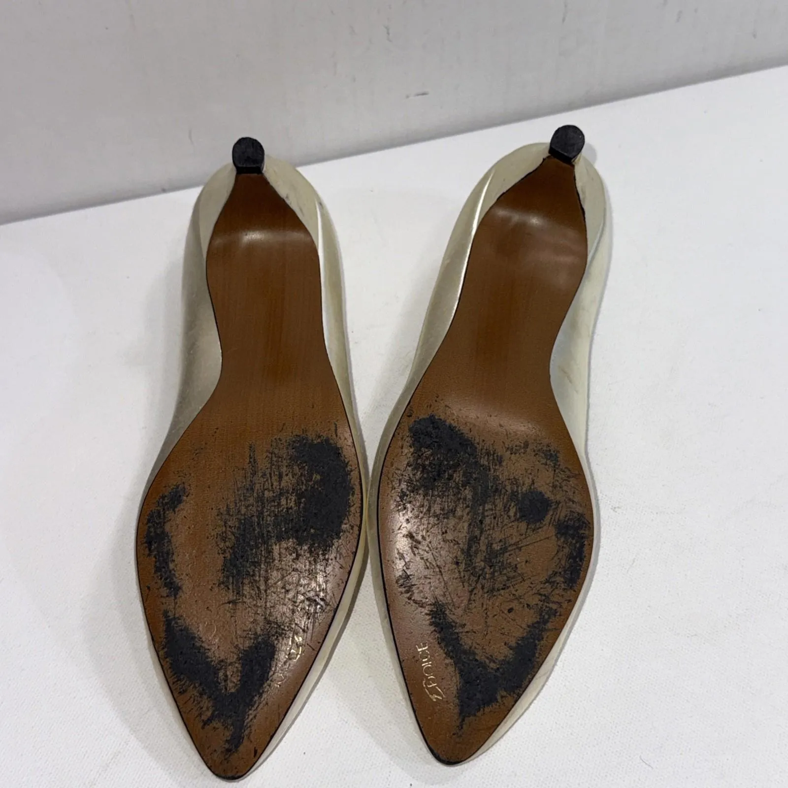 Vintage Dolce By Pierre Wedding Minimalist Ivory Satin Kitten Heel Pumps 8N Size 8 - Image 12