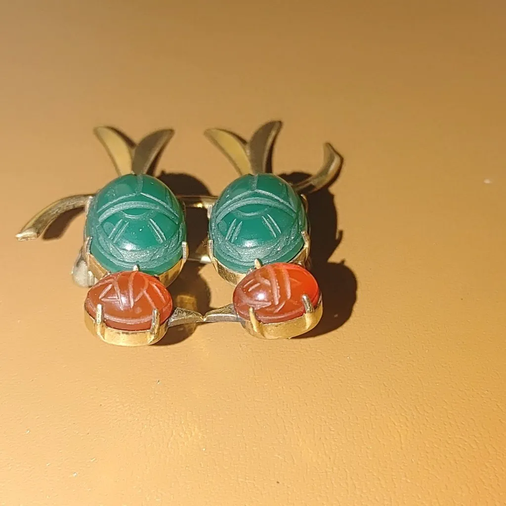 Vintage WRE 12K GF Scarab Beetle Brooch Green Orange Glass Cabochons Reversed - Image 5