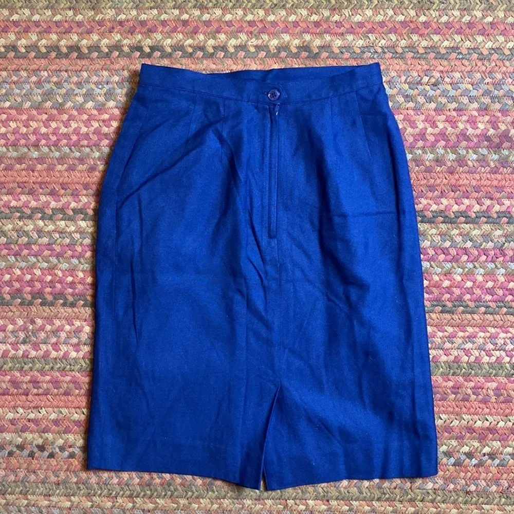 VINTAGE NAVY BLUE BASIC PENCIL SKIRT Size 4P - Image 3
