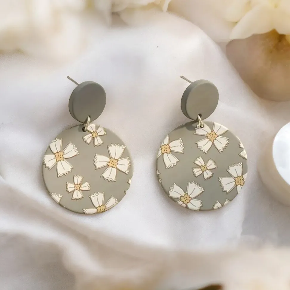 Adorable Elegant Classic Grey‎ Round Shape White Flower Dangle Acrylic E… Gray - Image 6