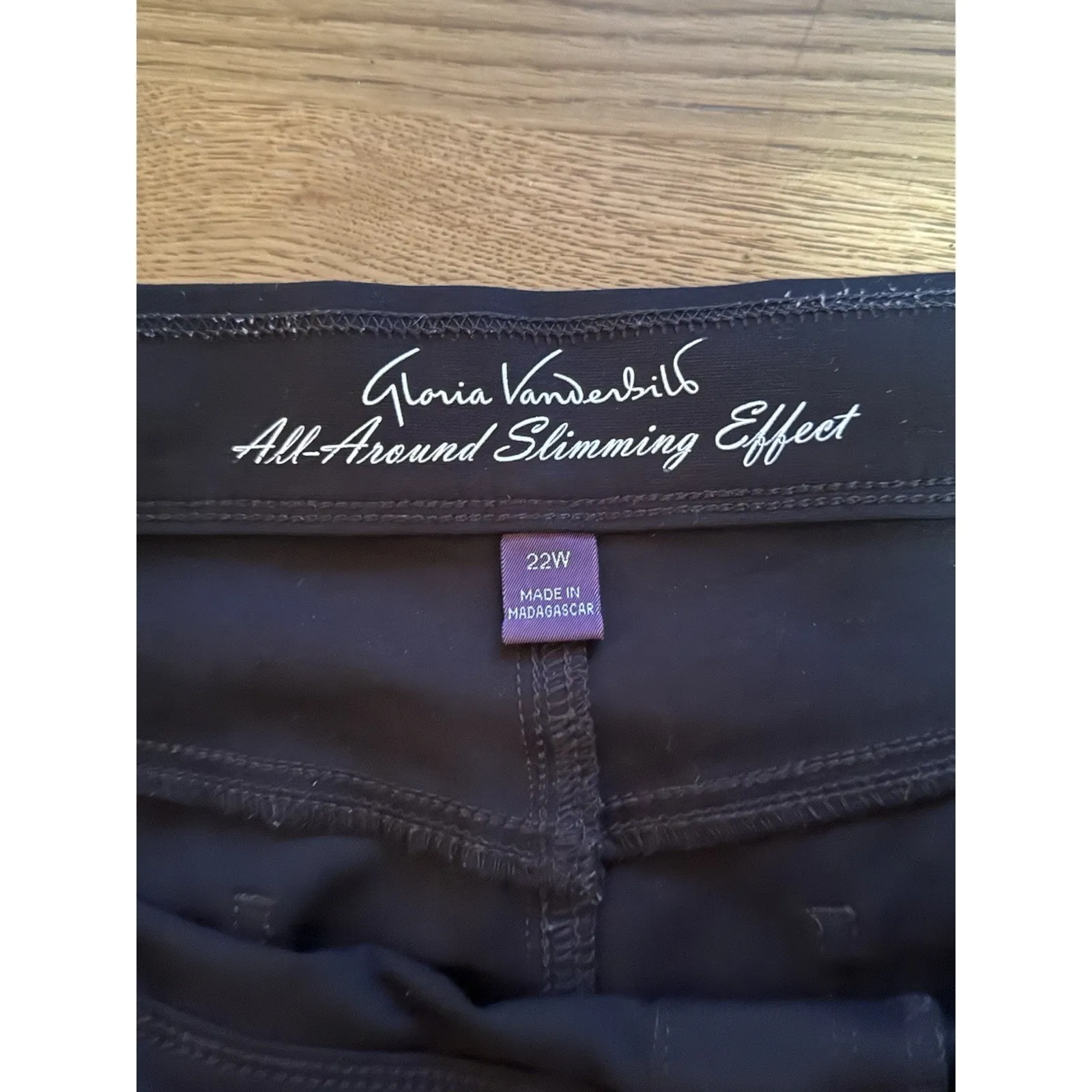 Gloria Vanderbilt All around Slimming Effect Avery 22W Black Pull On Pants - Image 3