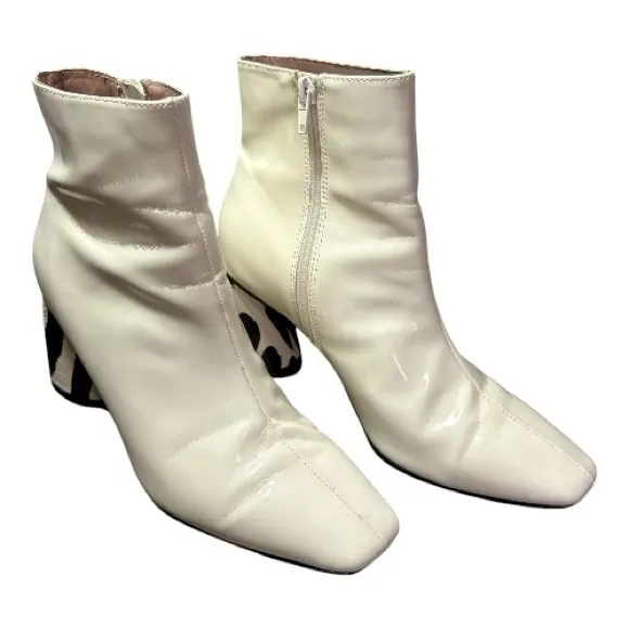BETSEY JOHNSON Regie White Ankle Boots with Zebra Pattern Heel - Image 3
