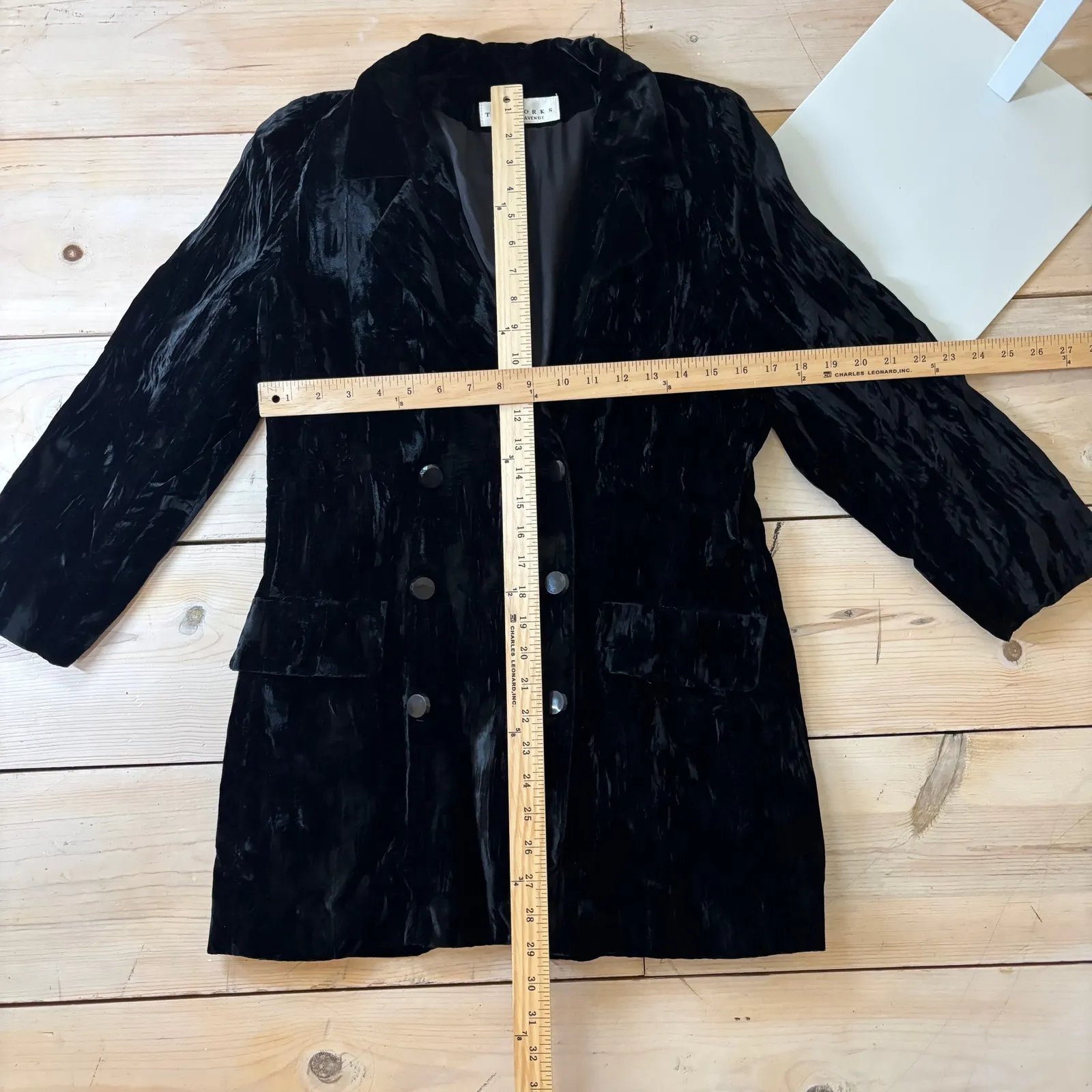 The Works Saks Fifth Avenue EUC Women's Black Crushed Velvet Blazer Size S - Image 6