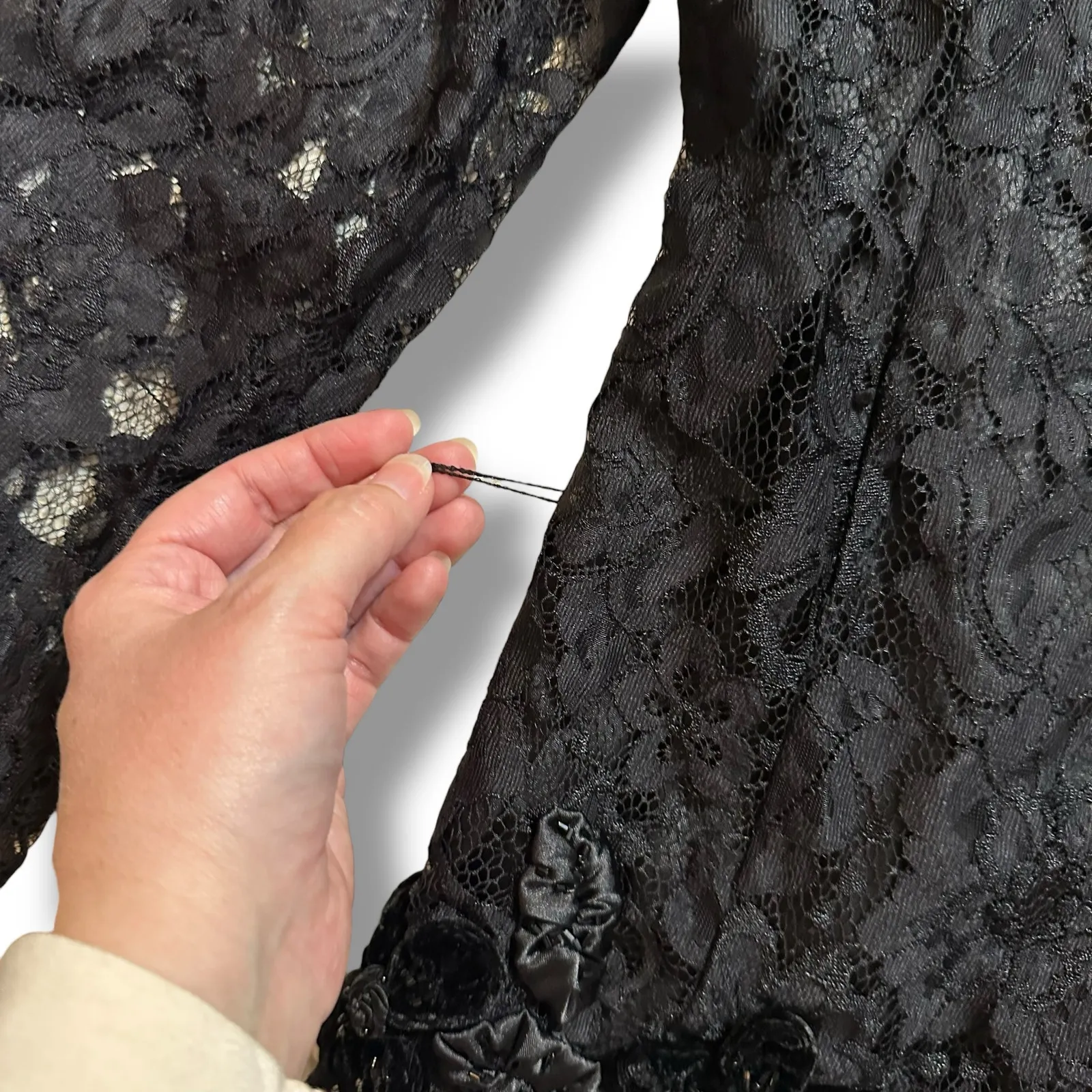 Victor Costa Black Lace Floral Appliqué Long Sleeve Blouse Top Size 8 - Image 6