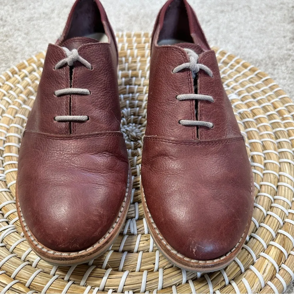 Ahnu Women’s Emery Leather Oxford Lace Up Shoes Comfortable in Red Size 7.5 - Image 3