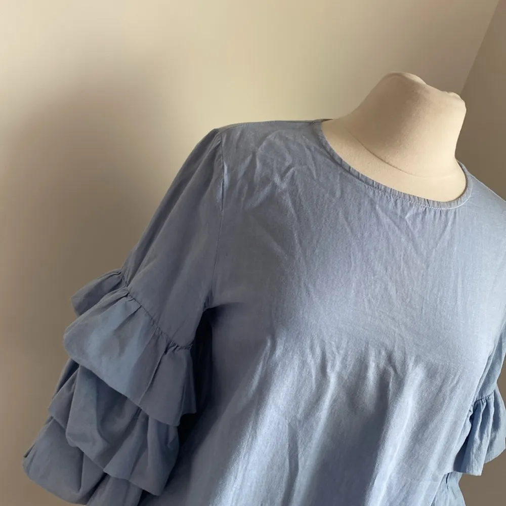 PAPER CRANE Ruffle Sleeve Dress Womens Sz Medium Blue Chambray Embroidered Hem - Image 2