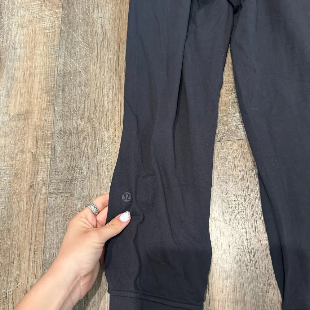 Lululemon Black Ready to Rulu Cropped Jogger Size 0 - Image 3