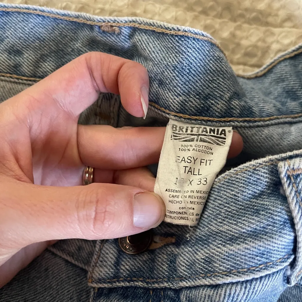 Vintage light wash high waisted Classic Blue Denim mom Jeans size 10 - Image 10