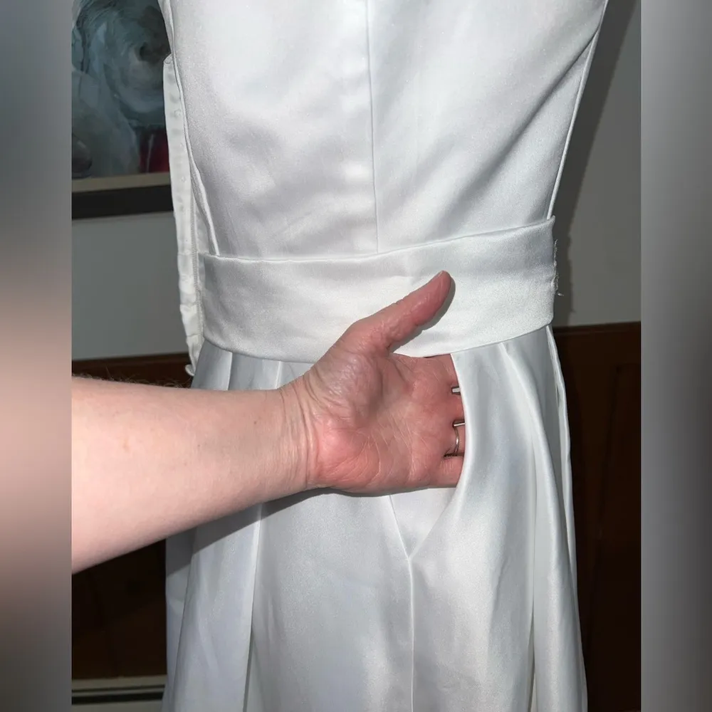 Beautiful Boutique Satin Wedding Gown! - Image 4