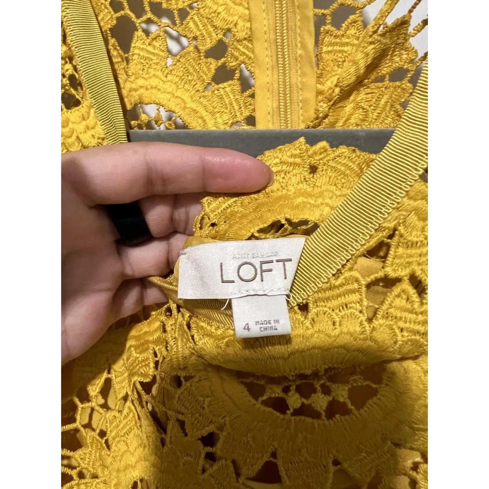 ANN TAYLOR LOFT YELLOW CROCHET SUNFLOWER SHEATH DRESS - Size‎ 4 - Image 4