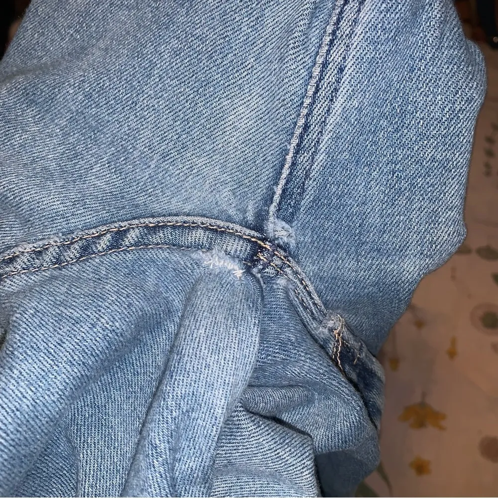 *see wear*MOTHER JEANS The Mid Rise Dazzler Ankle Fray Riding The Cliffside Size 26 - Image 2