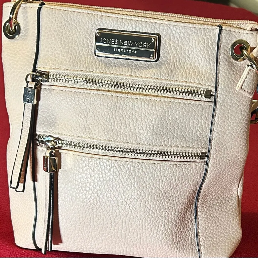 Jones New York Beige Crossbody Bag excellent condition- CLEAN - Image 3
