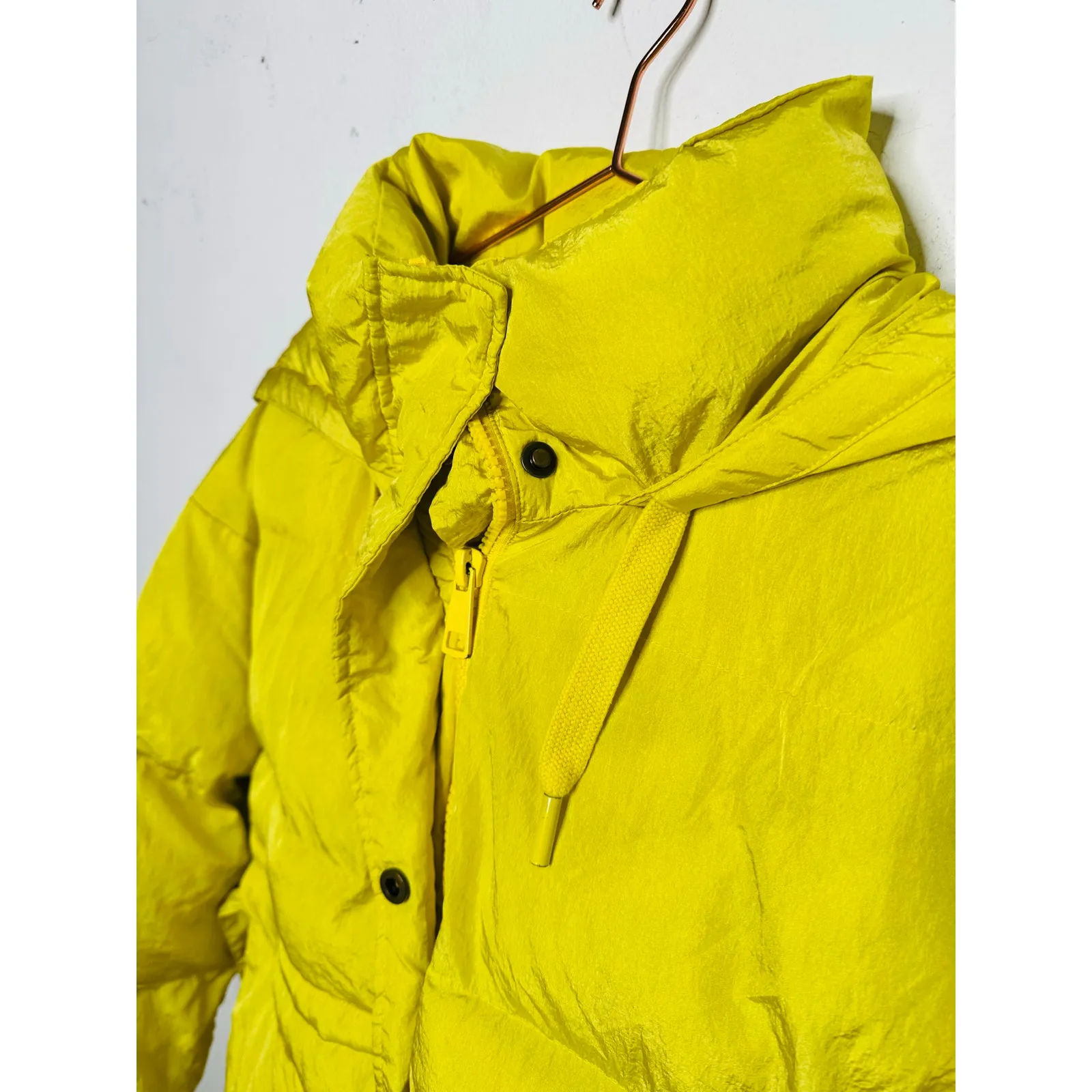 OOF Neon Yellow Nylon 100% Polyester High Neck Tie Front Puffer Coat size 40 Size M - Image 7