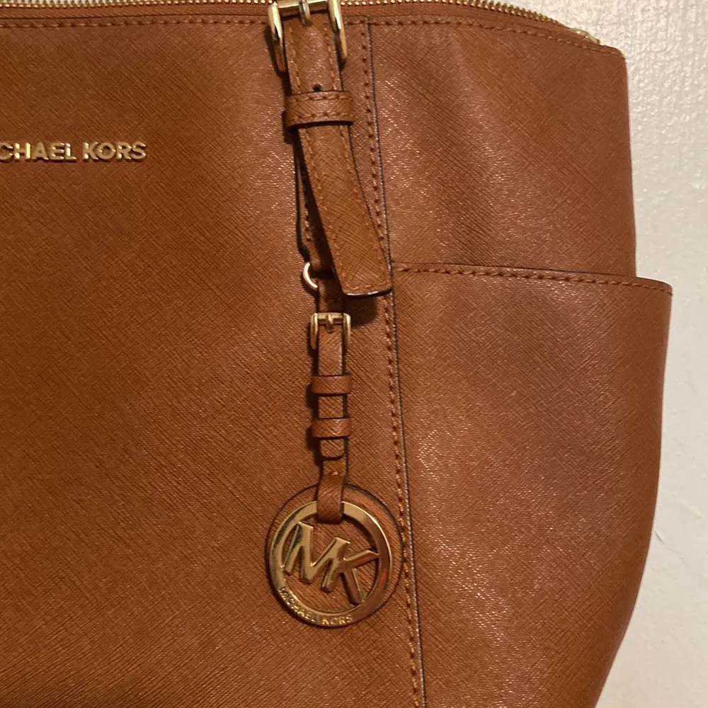 Michael Kors Jet Set Saffiano Tote Bag - Image 2