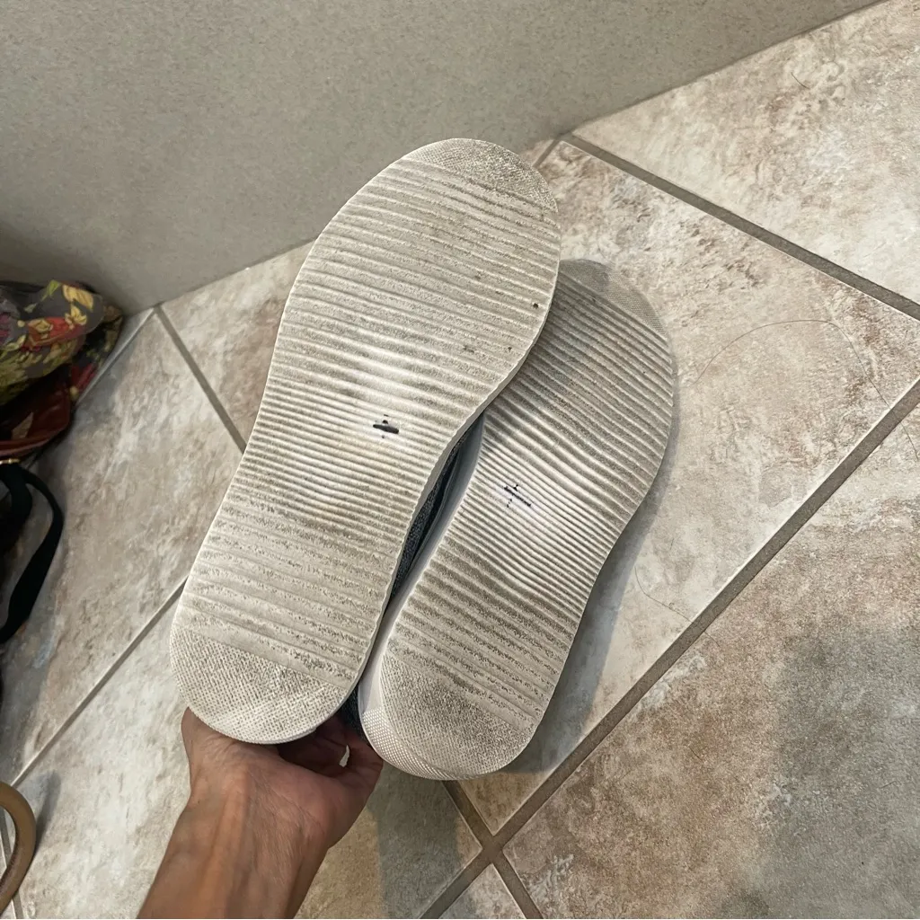 Peyton HeyDude shoes size 8 sneakers shoes slip ons women's‎ grey skater Gray - Image 11