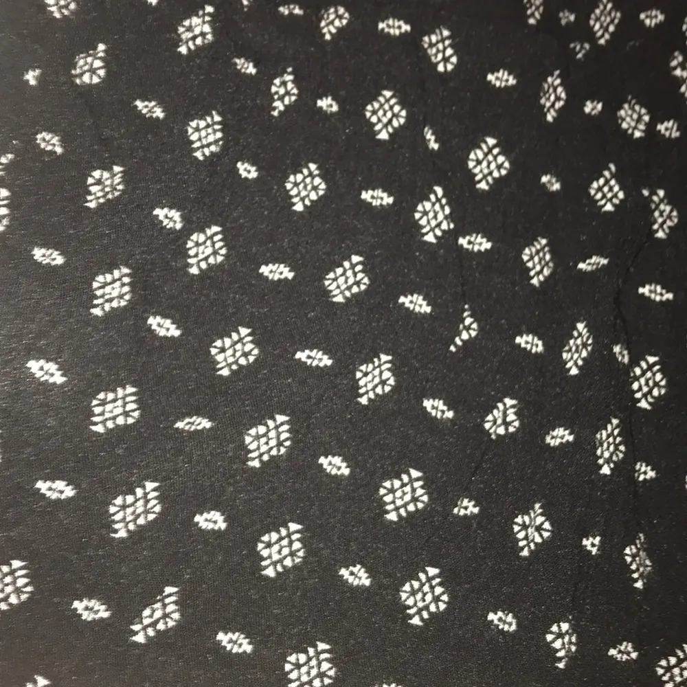 Tillys Black Patterned Shorts - Image 3