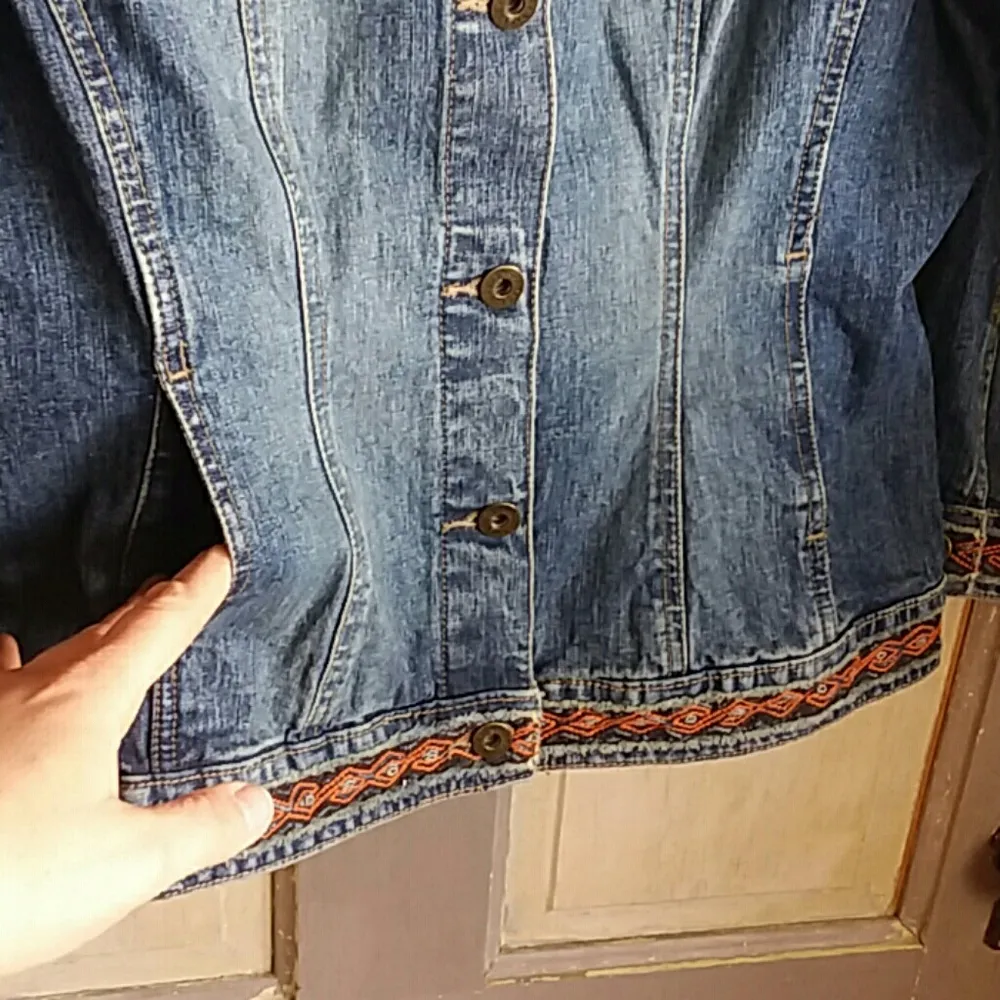 Axcess Stretch denim jacket embroidered Size 8 - Image 8