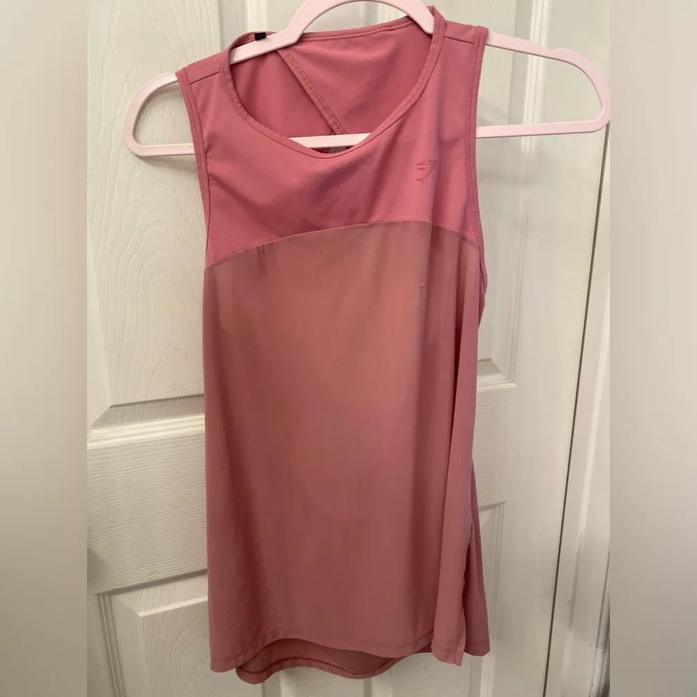 Gym shark top size medium - Image 6