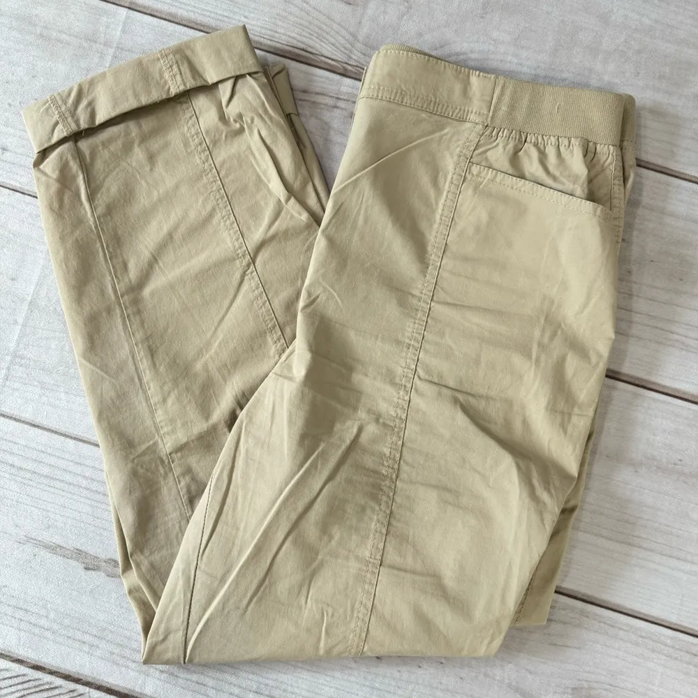 Chico’s Khaki Tan Lightweight Cotton Relaxed Fit Convertible Cropped Pants - Image 4