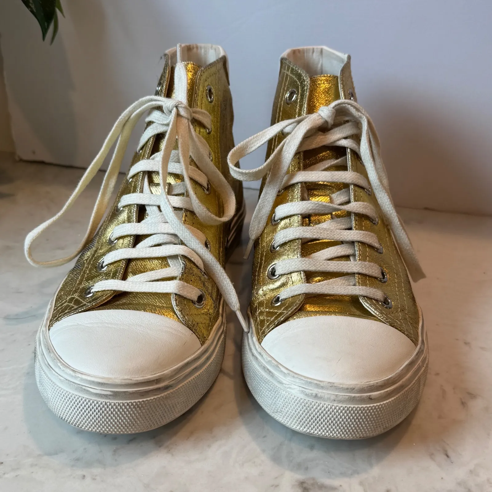 Distressed Calfskin Bedford Logo-Appliqued Hightop Sneakers 6.5 Gold Cream White - Image 4