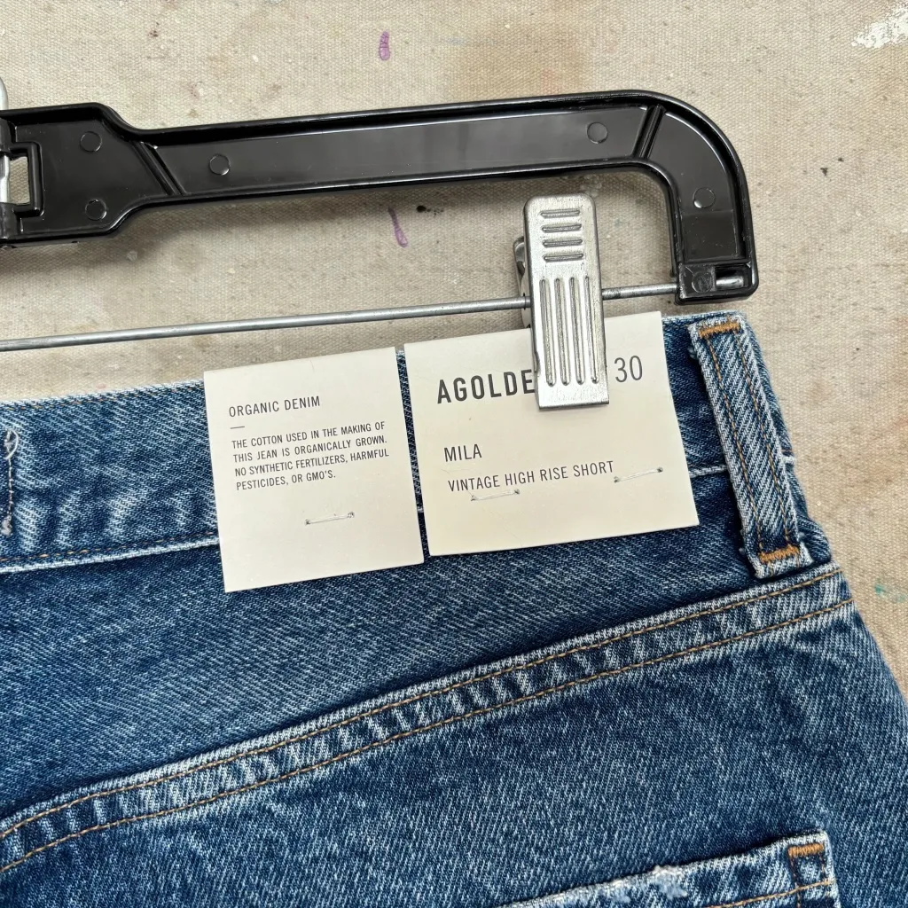 Agolde Mila Short in Enamour Wash - Image 7