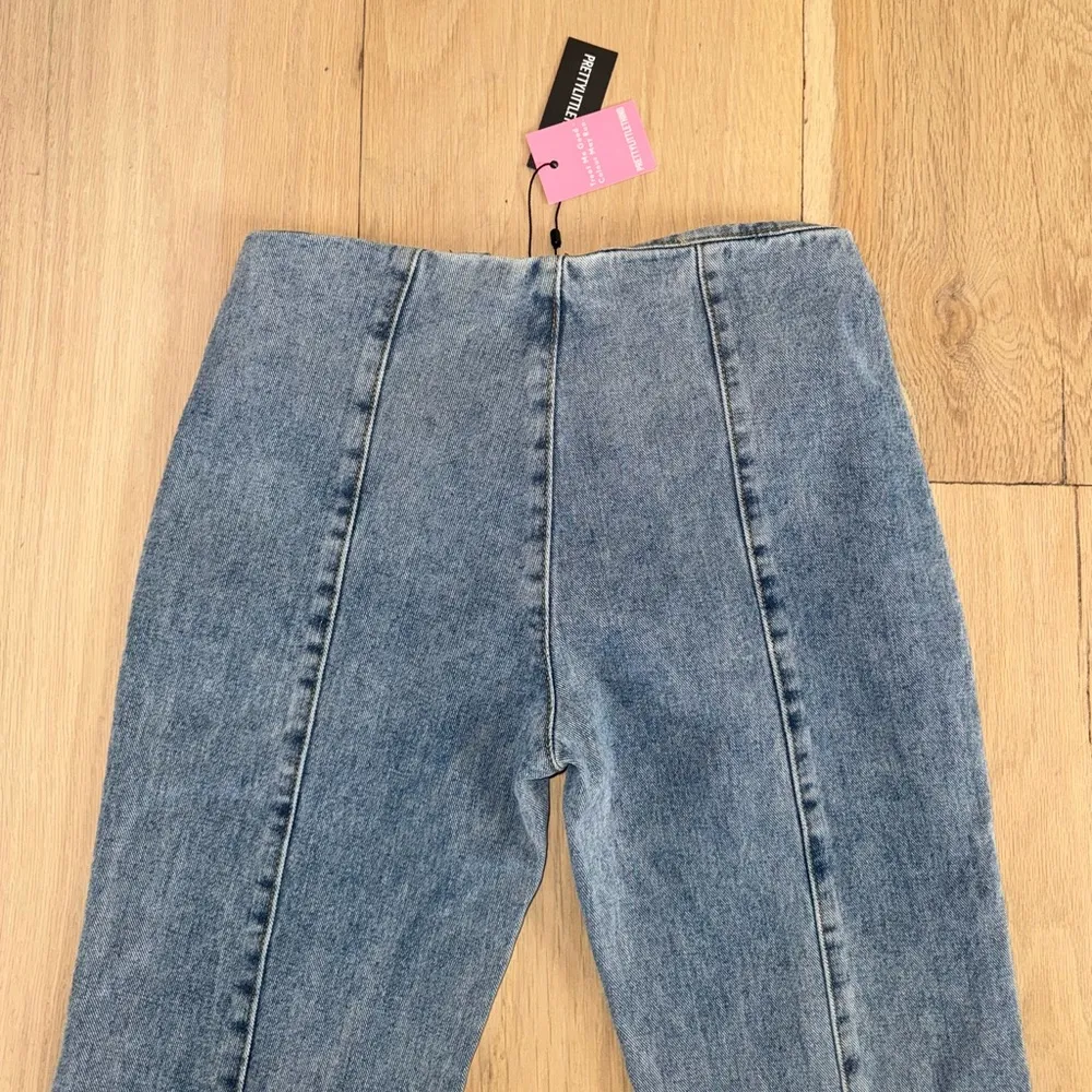 PrettyLittleThing Tall Light Blur Wash Straight Leg Size 4 NWT - Image 6