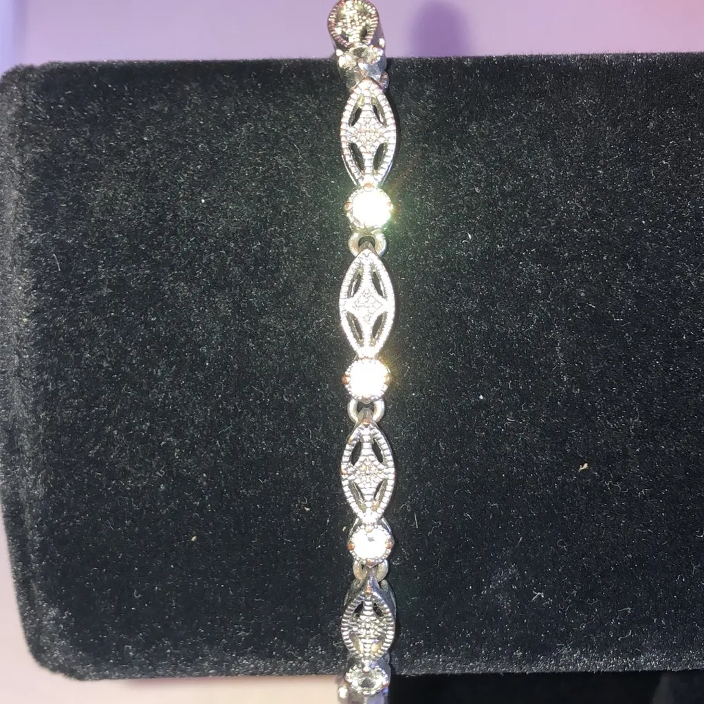 Avon NR Silver Tone Rhinestone Bracelet - Image 3