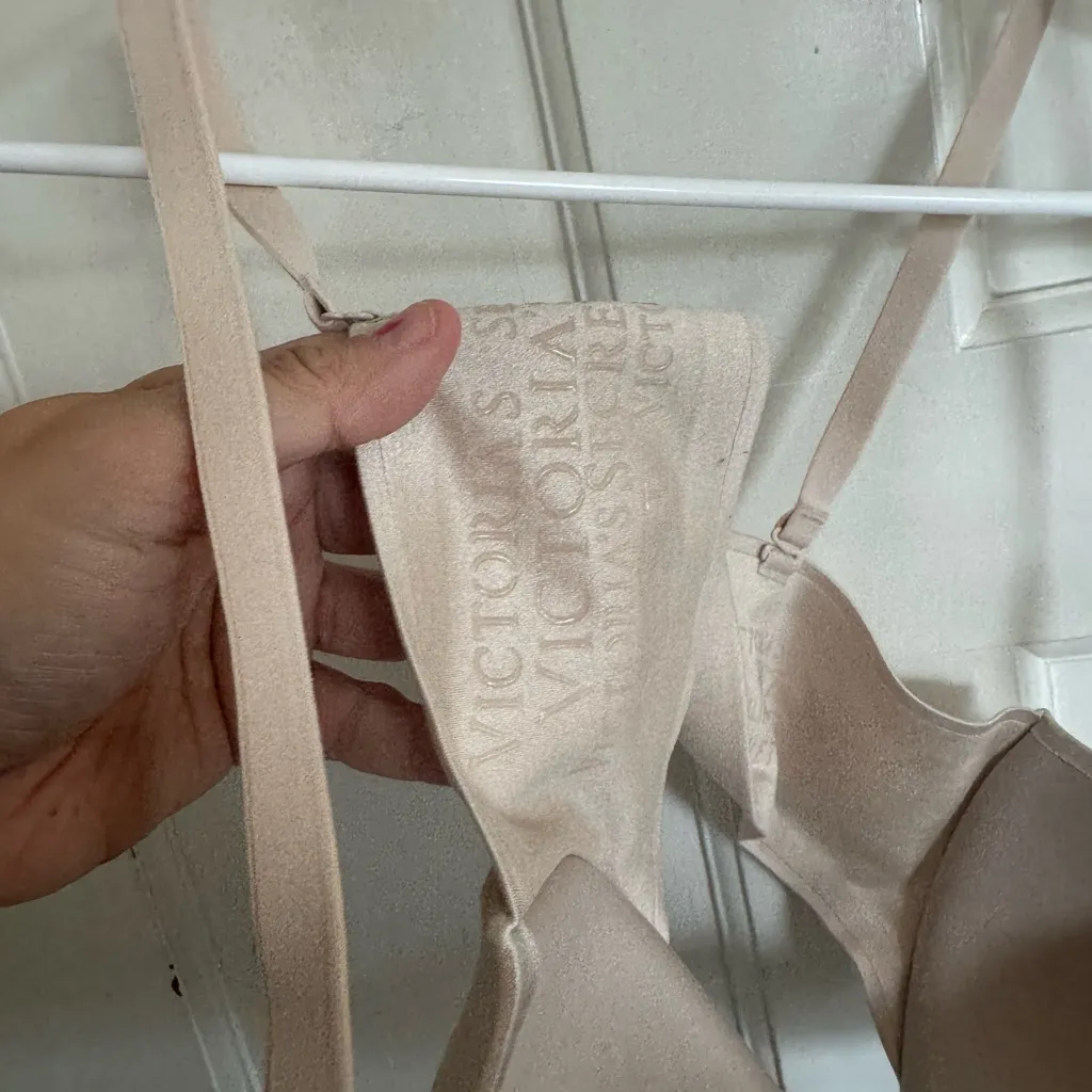Victoria’s Secret strapless bra size 36D - Image 4