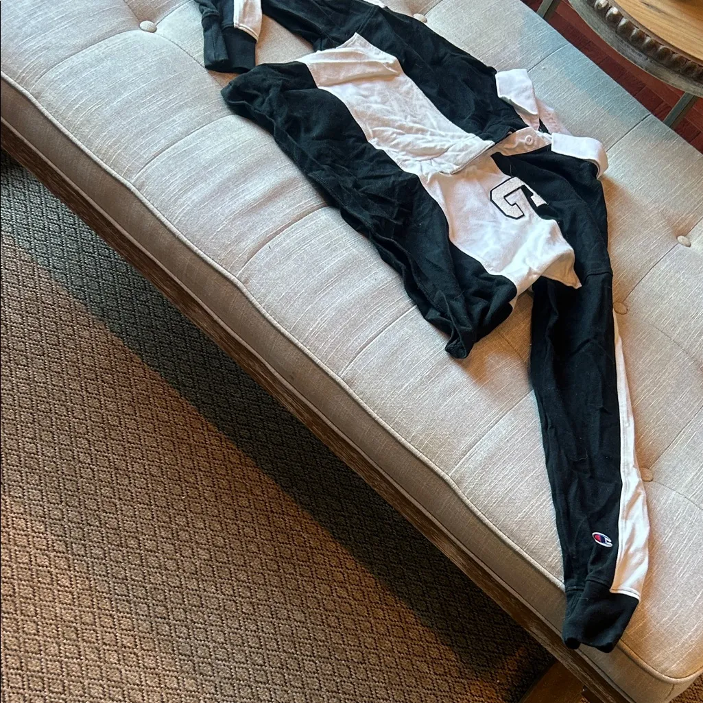 Champion
Rugby Cropped Collared Tee Size Small - Image 2