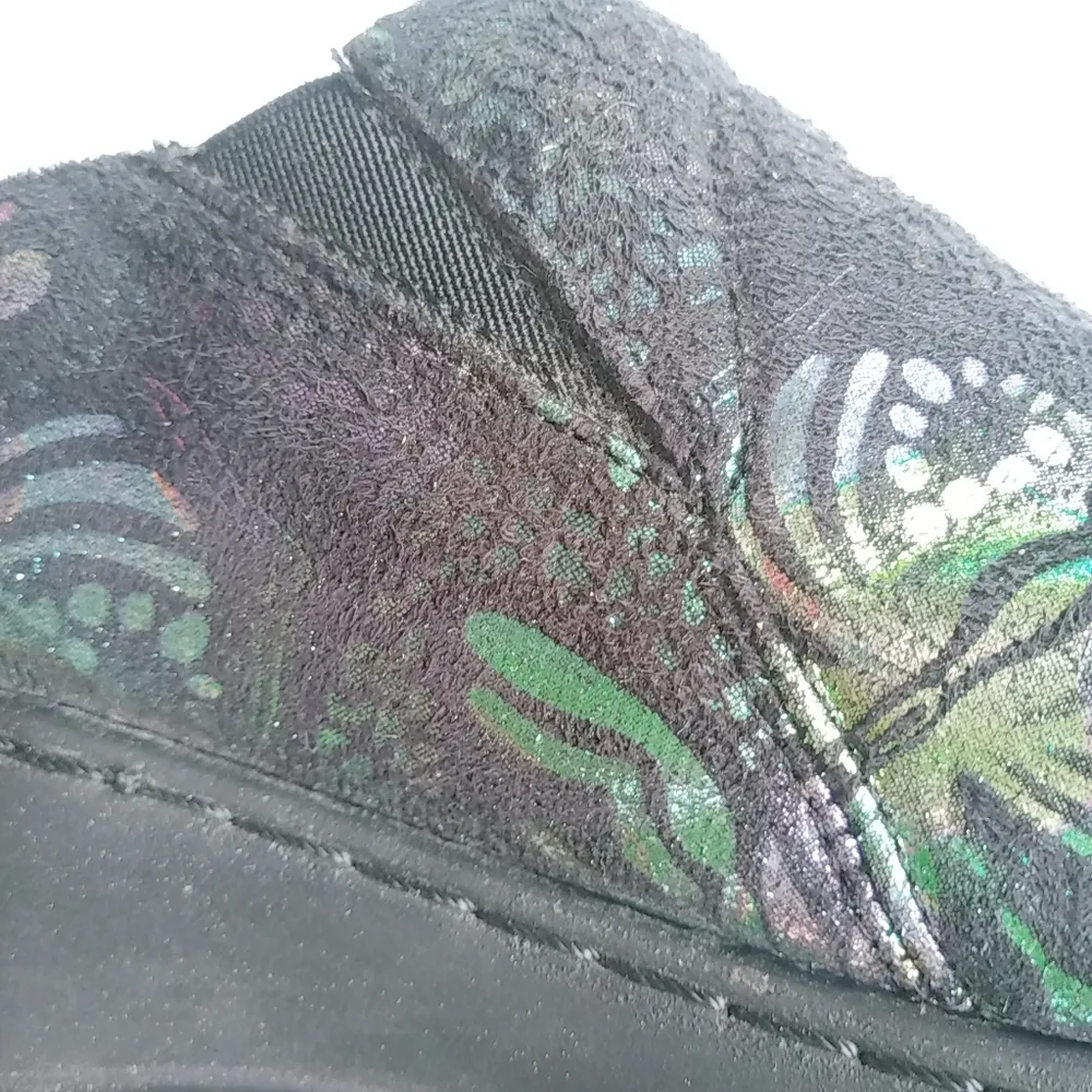 Spring Step  6.5 Butterfly Rainbow Metallic Nursing Clogs Shoes in Black - Image 8