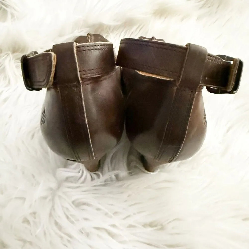 FRYE | Gwen Wedge Sandals Brown Leather Ankle Strap Peep Toe Heels | Size 6 - Image 8