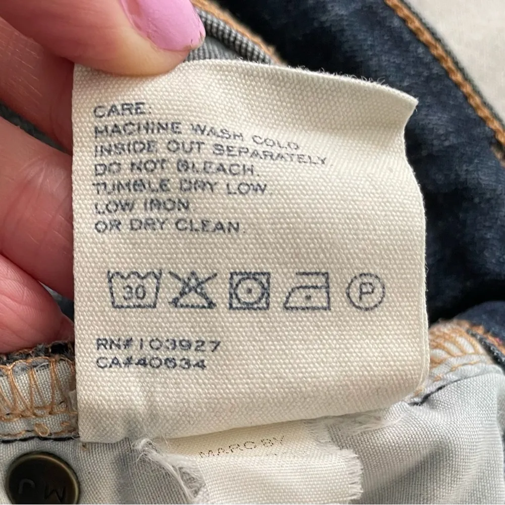 Marc by Marc Jacobs Lou Skinny dark wash blue jeans, size 28” low rise skinny - Image 12